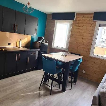 Joli Et Spacieux Apartment *